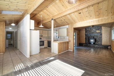 633 Shoshone St, South Lake Tahoe, CA 96150 - photo 3