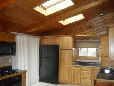 unlisted-address, Carpentersville, IL 60110 - photo 5