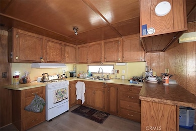 56425 29 Palms Hwy unit 100, Yucca Valley, CA 92284 - photo 7