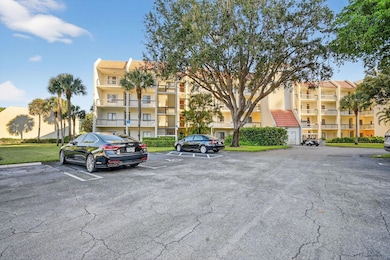 2500 Presidential Way unit 302, West Palm Beach, FL 33401 - photo 3