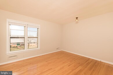 7300 Park Terrace Dr, Alexandria, VA 22307 - photo 5