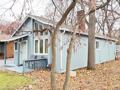 6768 Buckland Ave, West Bloomfield, MI 48324 - photo 4