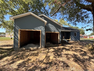 1114 N Pine St, Scottsburg, IN 47170 - photo 2