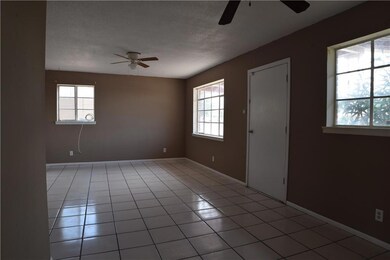 10201 Chinaberry Dr, El Paso, TX 79925 - photo 3
