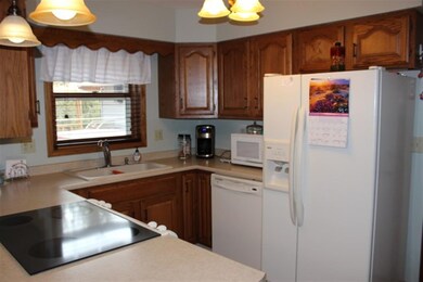 1626 Apache Dr NE, Solon, IA 52333 - photo 7