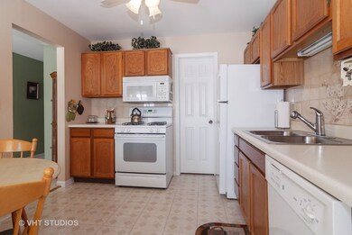 2158 Sunderland Ct unit 201B, Naperville, IL 60565 - photo 7