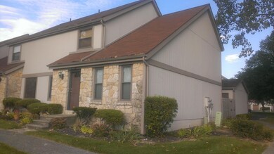 6207 Roxburgh front