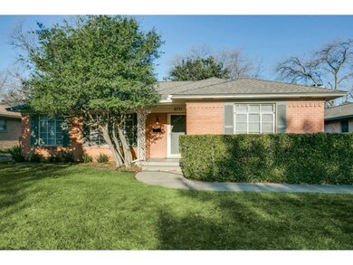 6771 E Mockingbird Ln, Dallas, TX 75214 - photo 2