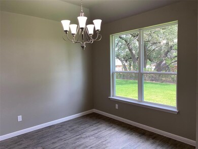 612 Sovereign Dr, Granbury, TX 76049 - photo 5