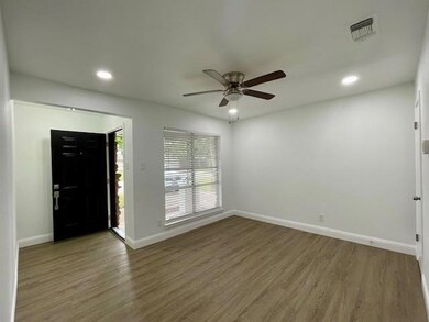 512 Livingston Dr, Hurst, TX 76053 - photo 4