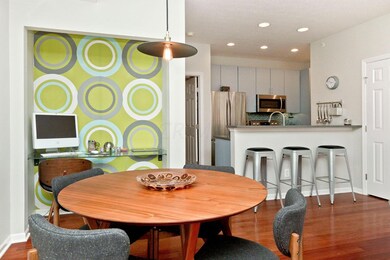 338 S 3rd St 014 OFFICE NICHE DINING KIT