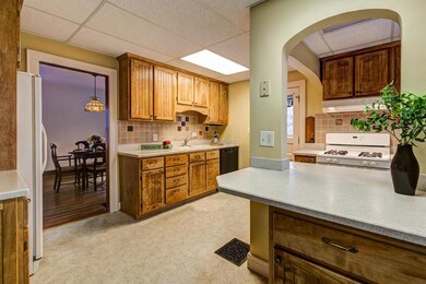 37 Arden Rd, Columbus, OH 43214 - photo 4