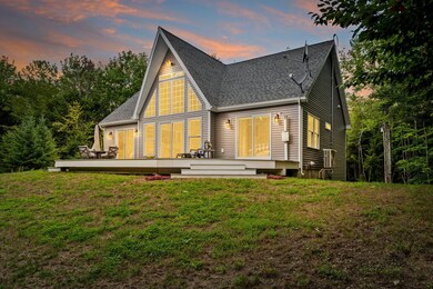 5 Midway Lane, Freeport