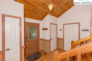 808 the Glens Blvd unit A, Banner Elk, NC 28604 - photo 5