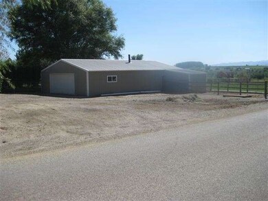 2311 Lower Pond Ln, Homedale, ID 83628 - photo 2