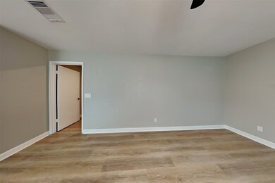 5111 Spring Circle Dr, Pearland, TX 77584 - photo 2