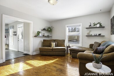 12-web-or-mls-125-w-garfield-ave