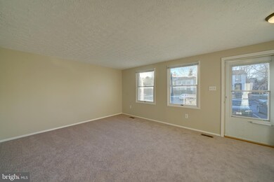 9318 Cross Timbers Ct, Laurel, MD 20723 - photo 3