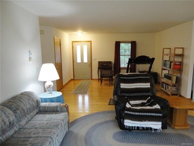 10259 Allen Road, Concord, NY - living room
