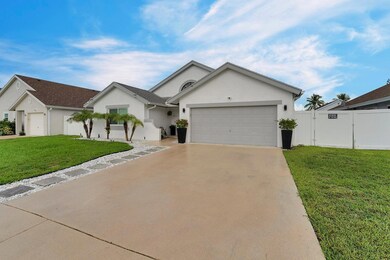 22569 Blue Fin Trail, Boca Raton, FL 33428 - photo 3