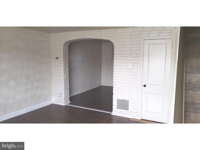 566 Raritan St, Camden, NJ 08105 - photo 4