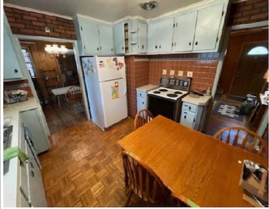 10009 Meadow Ln, Des Plaines, IL 60016 - photo 6