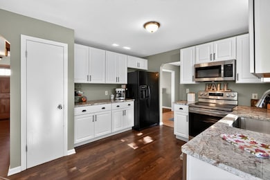 N106W16321 Old Farm Rd, Germantown, WI 53022 - photo 7