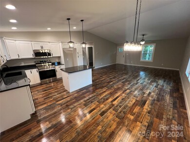 404 Day Lily Dr, Leicester, NC 28748 - photo 3