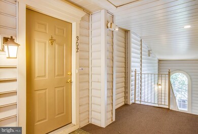 1725 Kingsgate Ct unit 302, Alexandria, VA 22302 - photo 3