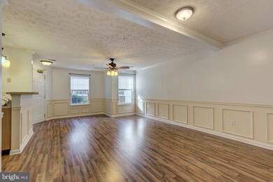 4476 Woodsman Dr unit 1011, Hampstead, MD 21074 - photo 2