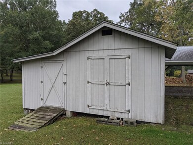 1205 Mack Rd, Asheboro, NC 27205 - photo 4