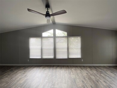 5711 N Sunchase Dr, Granbury, TX 76049 - photo 7