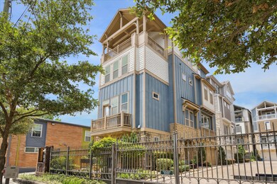 927 Byrne St, Houston, TX 77009 - photo 2
