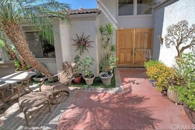 Front courtyard 