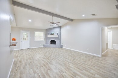 1139 Sally Anne Dr, Rosenberg, TX 77471 - photo 4