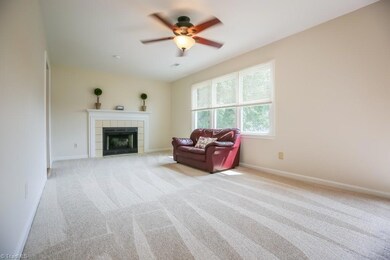 1521 Kenwalt Dr Clemmons NC 27012 Living Room