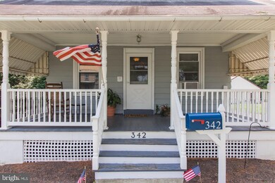 342 W Vine St, Hatfield, PA 19440 - photo 2