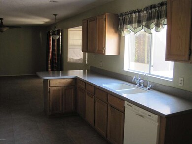 Menlo kitchen 2