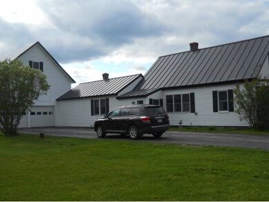 562 Oak St, Newport, NH 03773 - photo 2