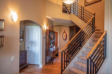2592 N W Awbrey Point Cir Bend-large-012