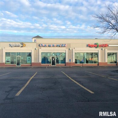 3020 E 53rd St unit A, Davenport, IA 52807 - photo 2