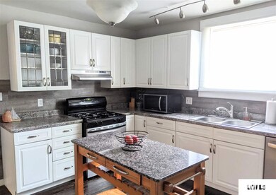 314 N Kankakee St, Lincoln, IL 62656 - photo 4