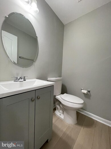 13024 Park Crescent Cir, Herndon, VA 20171 - photo 6