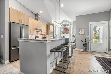 2 Entry & Kitchen