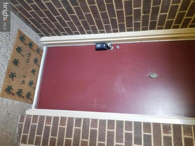 120 Roberts Ln unit 300, Alexandria, VA 22314 - photo 2