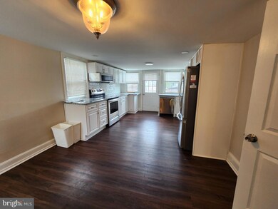 129 Shearer St unit 2, North Wales, PA 19454 - photo 4