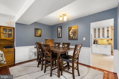 9660 Scotch Haven Dr, Vienna, VA 22181 - photo 6