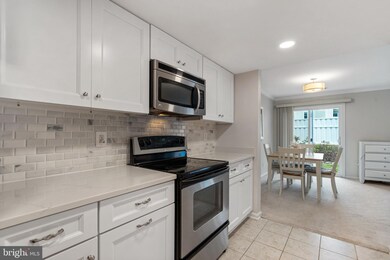 12895 Grays Pointe Rd unit 12895A, Fairfax, VA 22033 - photo 6
