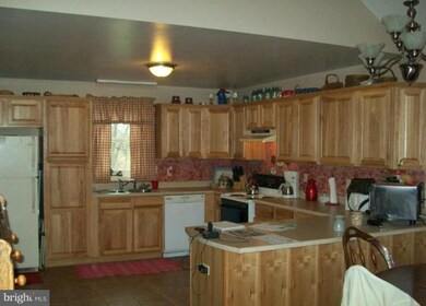 8955 Corner Rd, Hancock, MD 21750 - photo 4