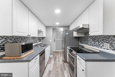 11645 Stoneview Square unit 11C, Reston, VA 20191 - photo 7